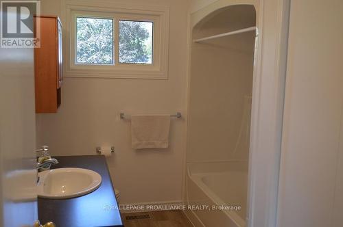 5 Lakeview Lane, Quinte West, ON - Indoor Photo Showing Bathroom