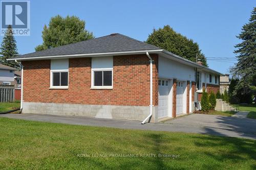 5 Lakeview Lane, Quinte West, ON - Outdoor With Exterior