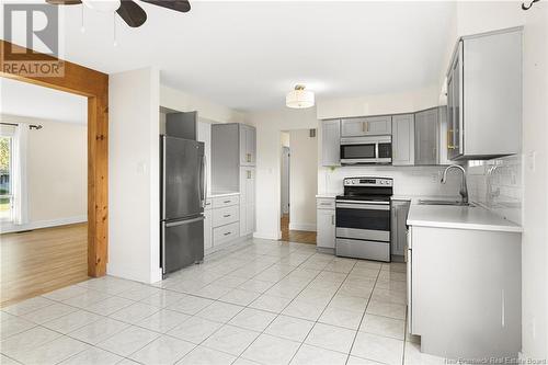 2 Benoit, Dieppe, NB - Indoor Photo Showing Kitchen