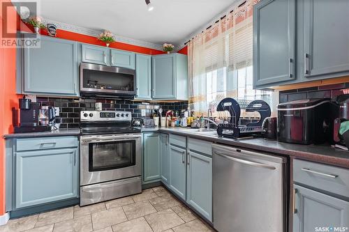 34 Palmer Place, Saskatoon, SK - Indoor Photo Showing Kitchen