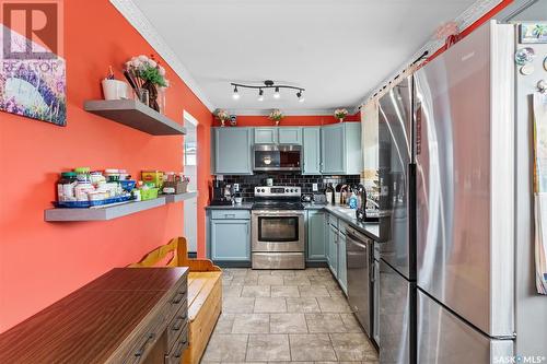 34 Palmer Place, Saskatoon, SK - Indoor Photo Showing Kitchen