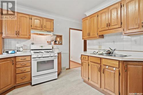 134 106Th Street W, Saskatoon, SK - Indoor Photo Showing Kitchen