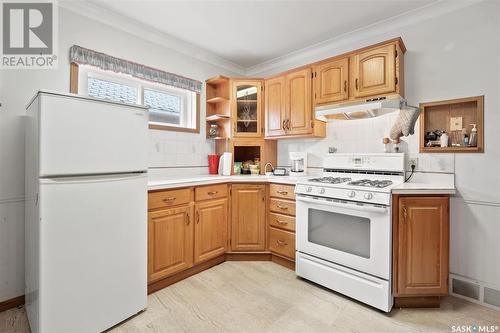 134 106Th Street W, Saskatoon, SK - Indoor Photo Showing Kitchen