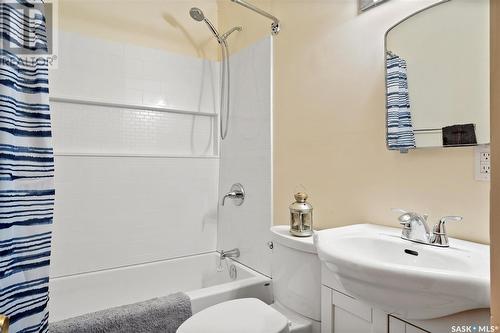 134 106Th Street W, Saskatoon, SK - Indoor Photo Showing Bathroom