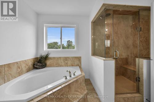 130 Chartwell Circle, Hamilton, ON - Indoor Photo Showing Bathroom