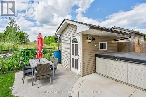 130 Chartwell Circle, Hamilton, ON - Outdoor