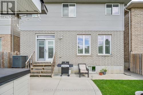 130 Chartwell Circle, Hamilton, ON - Outdoor With Exterior