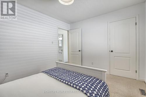 39 Segwun Road, Hamilton (Waterdown), ON - Indoor Photo Showing Bedroom