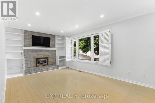 19 Driftwood Place, Hamilton, ON - Indoor With Fireplace