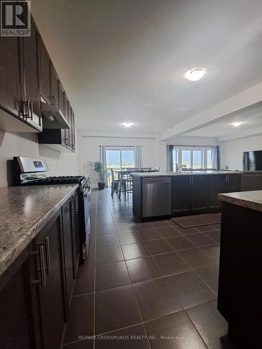 94 Sunset Way, Thorold, ON - Indoor Photo Showing Kitchen