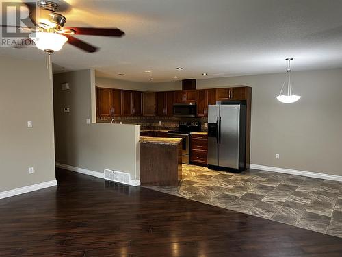 9815 117 Avenue, Fort St. John, BC - Indoor Photo Showing Kitchen