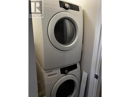 9815 117 Avenue, Fort St. John, BC - Indoor Photo Showing Laundry Room