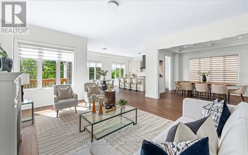 1369 Blackmore Street, Innisfil (Alcona), ON - Indoor Photo Showing Living Room