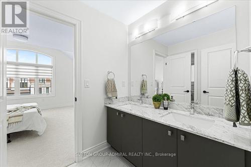 1369 Blackmore Street, Innisfil (Alcona), ON - Indoor Photo Showing Bathroom