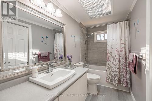 11 Nugent Court, Barrie (Northwest), ON - Indoor Photo Showing Bathroom