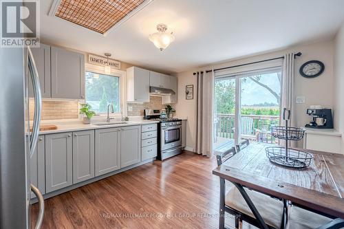 11 Nugent Court, Barrie (Northwest), ON - Indoor Photo Showing Kitchen