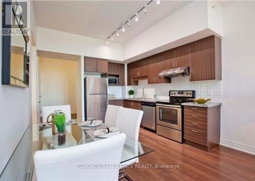 907 - 38 Cedarland Drive, Markham (Unionville), ON - Indoor Photo Showing Kitchen