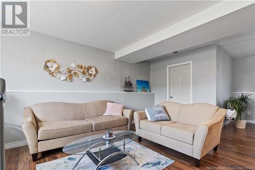 196 Sunshine Drive, Moncton, NB - Indoor Photo Showing Living Room