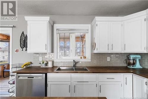 196 Sunshine Drive, Moncton, NB - Indoor Photo Showing Kitchen With Double Sink