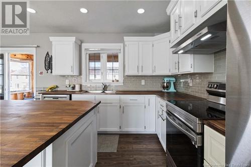 196 Sunshine Drive, Moncton, NB - Indoor Photo Showing Kitchen With Upgraded Kitchen