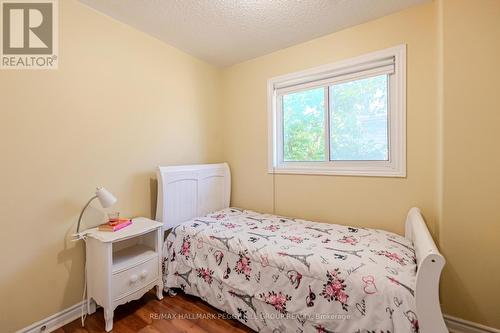 126 Madelaine Drive, Barrie, ON - Indoor Photo Showing Bedroom