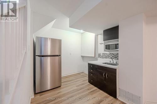 126 Madelaine Drive, Barrie, ON - Indoor Photo Showing Kitchen