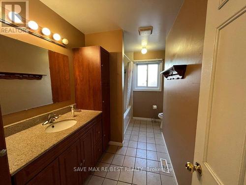 92 Lillian Crescent, Barrie, ON - Indoor Photo Showing Bathroom