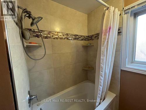 92 Lillian Crescent, Barrie, ON - Indoor Photo Showing Bathroom