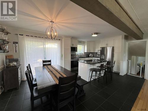 721 Churchill St, Timmins, ON - Indoor Photo Showing Dining Room