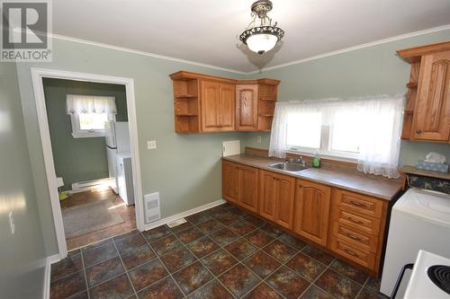 186 Conception Bay Highway, Conception Bay South, NL - Indoor Photo Showing Kitchen