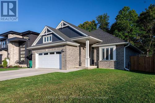 95 Optimist Drive, Southwold (Talbotville), ON - Outdoor With Facade