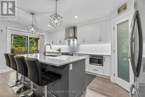 95 Optimist Drive, Southwold (Talbotville), ON - Indoor Photo Showing Kitchen With Upgraded Kitchen