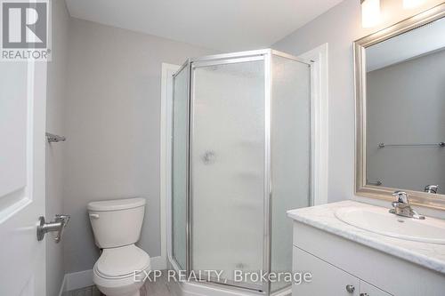 7 - 2048 Meadowgate Boulevard, London, ON - Indoor Photo Showing Bathroom