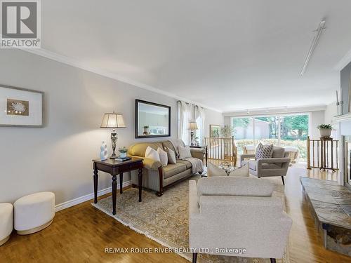 585 Roselawn Avenue, Oshawa (Northwood), ON - Indoor Photo Showing Living Room