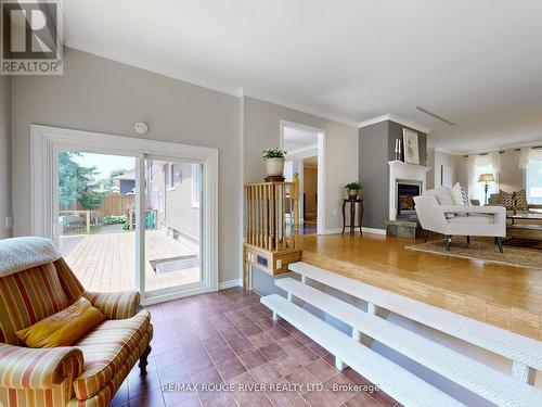 585 Roselawn Avenue, Oshawa (Northwood), ON - Indoor Photo Showing Living Room