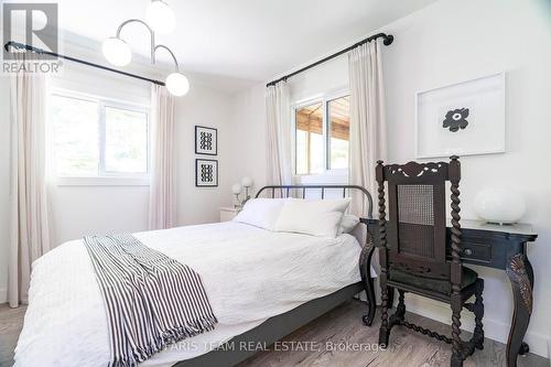 2387 Highway 11 North, Oro-Medonte, ON - Indoor Photo Showing Bedroom