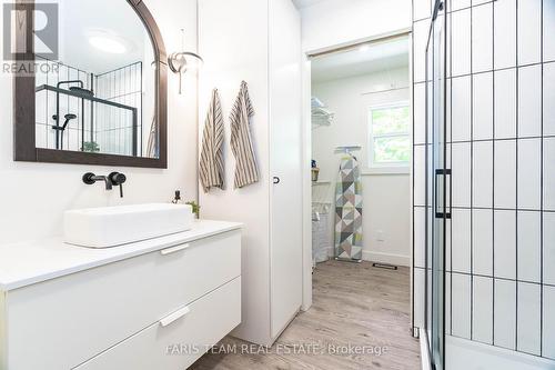 2387 Highway 11 North, Oro-Medonte, ON - Indoor Photo Showing Bathroom