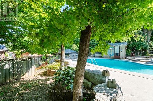 9 Beechcroft Circle, Barrie (Cundles East), ON - Outdoor With In Ground Pool