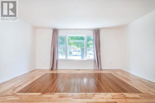 9 Beechcroft Circle, Barrie (Cundles East), ON - Indoor Photo Showing Other Room