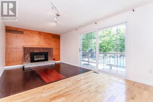 9 Beechcroft Circle, Barrie (Cundles East), ON - Indoor Photo Showing Living Room With Fireplace