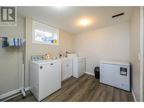 264 Portage Street, Prince George, BC - Indoor Photo Showing Laundry Room