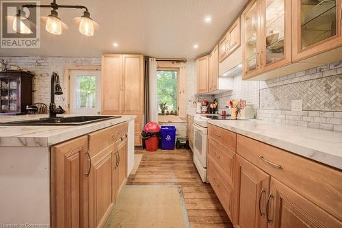 3095 Old Mill Street, Fordwich, ON - Indoor Photo Showing Kitchen