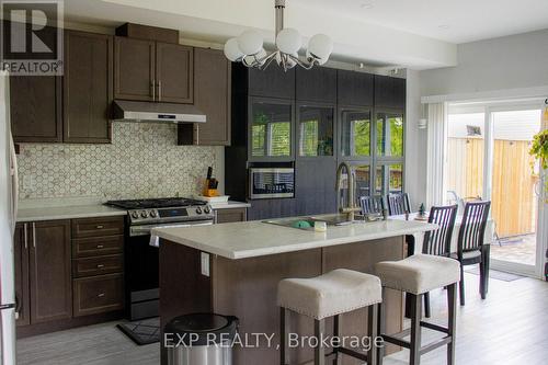 1187 Duke Street, Cambridge, ON - Indoor Photo Showing Kitchen With Upgraded Kitchen