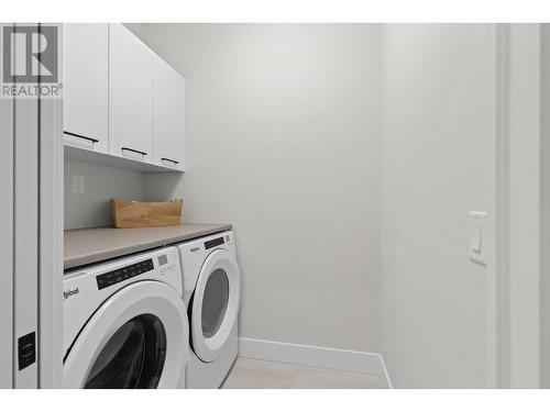 3308 Aspen Lane, Kelowna, BC - Indoor Photo Showing Laundry Room