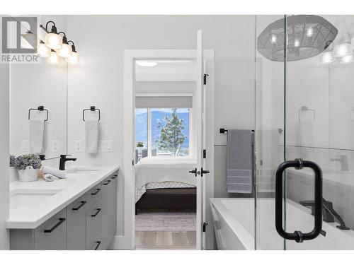 3308 Aspen Lane, Kelowna, BC - Indoor Photo Showing Bathroom