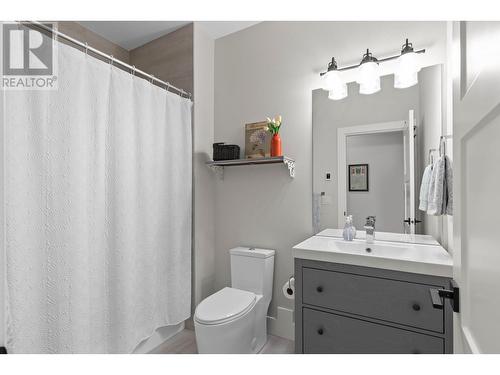 3308 Aspen Lane, Kelowna, BC - Indoor Photo Showing Bathroom