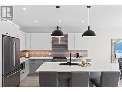 3308 Aspen Lane, Kelowna, BC - Indoor Photo Showing Kitchen With Stainless Steel Kitchen With Upgraded Kitchen