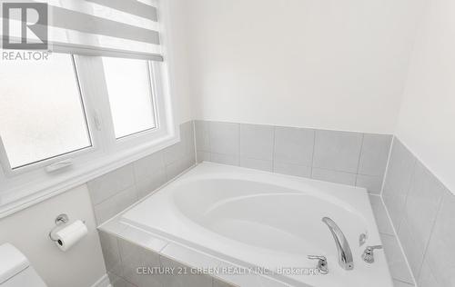 45 Chalkfarm Crescent, Brampton (Northwest Sandalwood Parkway), ON - Indoor Photo Showing Bathroom