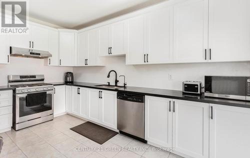 45 Chalkfarm Crescent, Brampton (Northwest Sandalwood Parkway), ON - Indoor Photo Showing Kitchen With Upgraded Kitchen