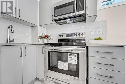 107 - 400 The East Mall Avenue, Toronto (Islington-City Centre West), ON - Indoor Photo Showing Kitchen